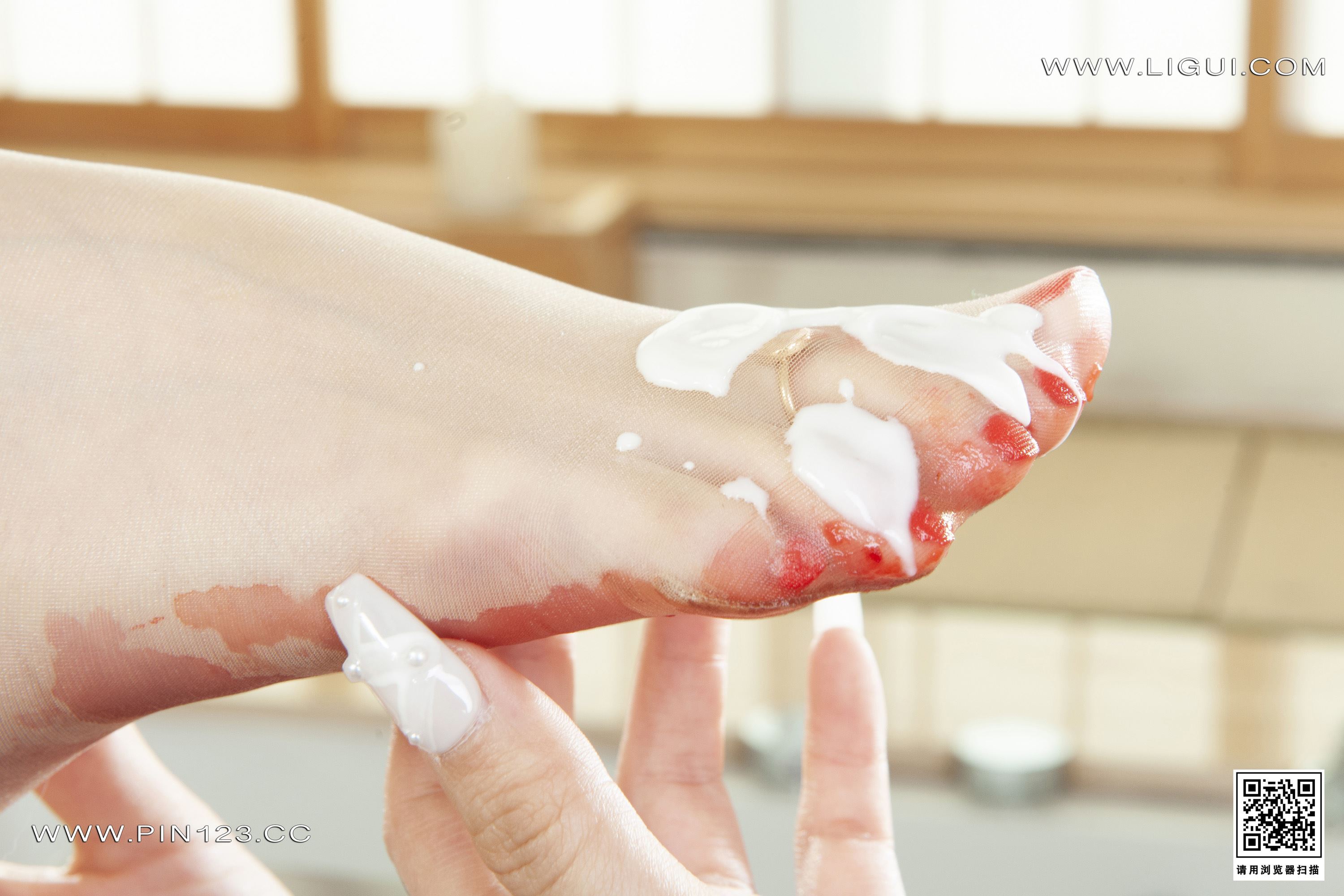 Ligui丽柜 2022.05.26《双生花》香莓芬芬